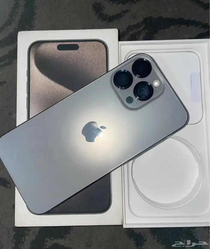 جوال ايفون 15 برو ماكس 4