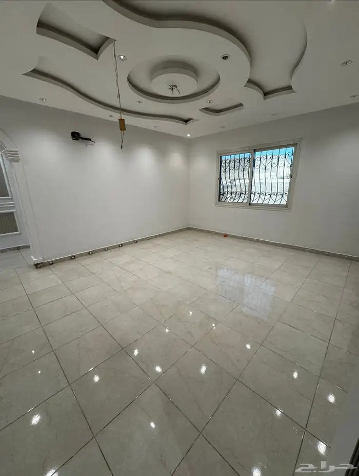 شقة 3 غرف وحمامين ومطبخ وصالة للايجار 4