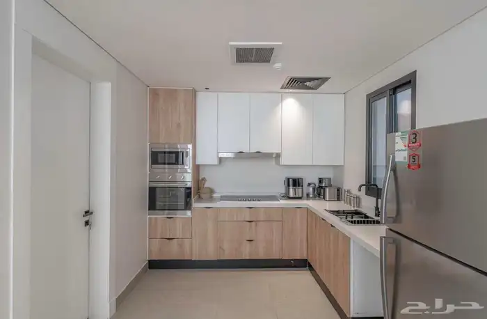 شقه مفروش فاخرة جدا جديدة للإيجار حي القيروان 14