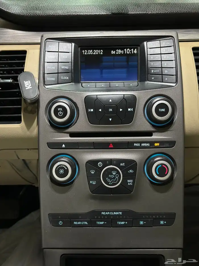 فورد فلكس 2014 عائلي ثلاث صفوف 18