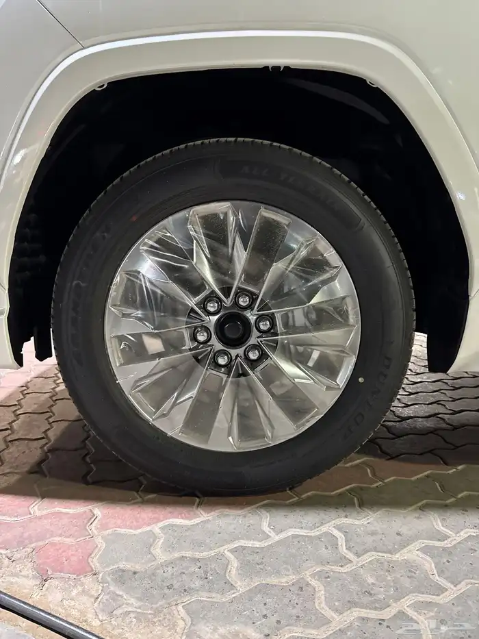 تويوتا لاندكروزر GXR-S بنزين 2025 4