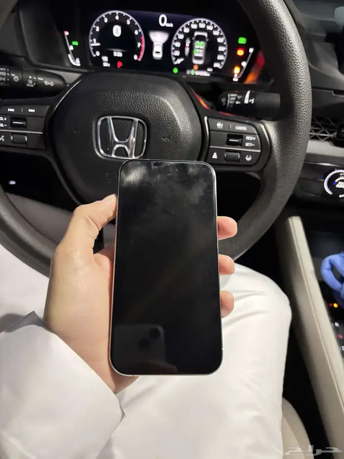 ايفون 15 نضيف ماجاه شي ابد ولا قد انفك البطاريه 89 جيجا 128 1