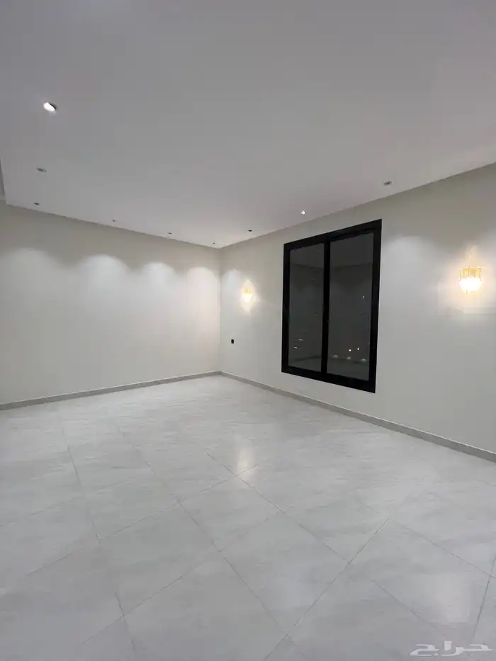 للبيع ارواف ارضية و علوية ابها حي الزهور 4