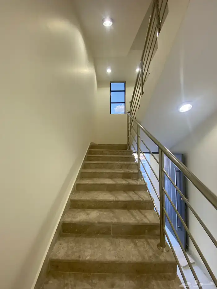 للبيع روف علوي مع ملحق تشطيب فاخر من 670 الف 6