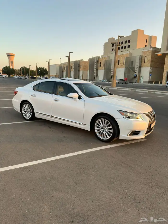 لكزس LS 460 2013 وارد عبداللطيف جميل شورت ( ممشى قليل) 3