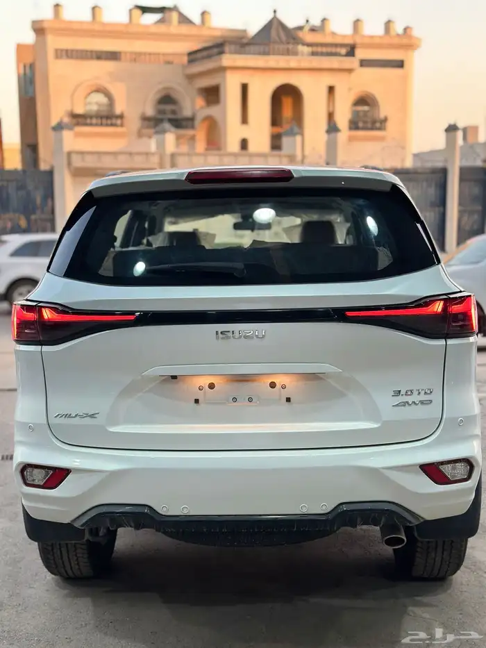ايسوزو MU-X 2025 5