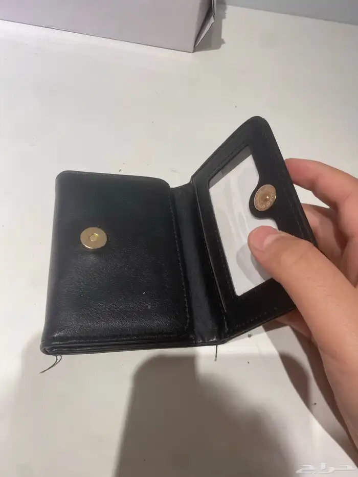 محافظ لي البيع 8