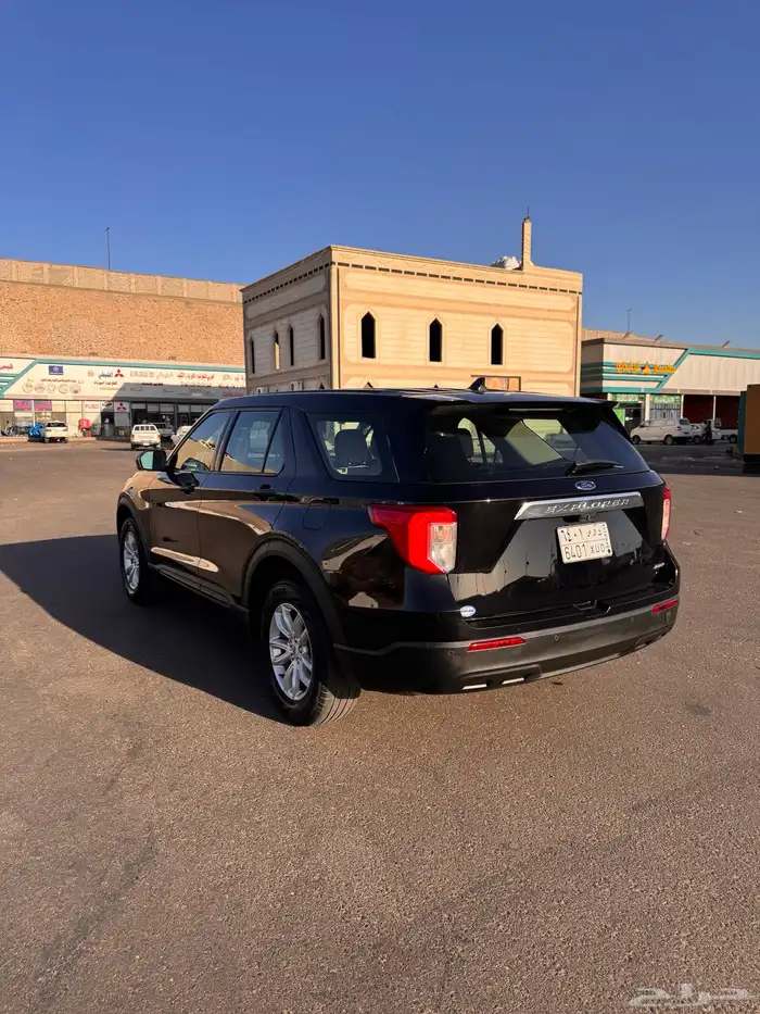 اكسبلورر 2021 نظيف V6 تنفس طبيعي دبل 7