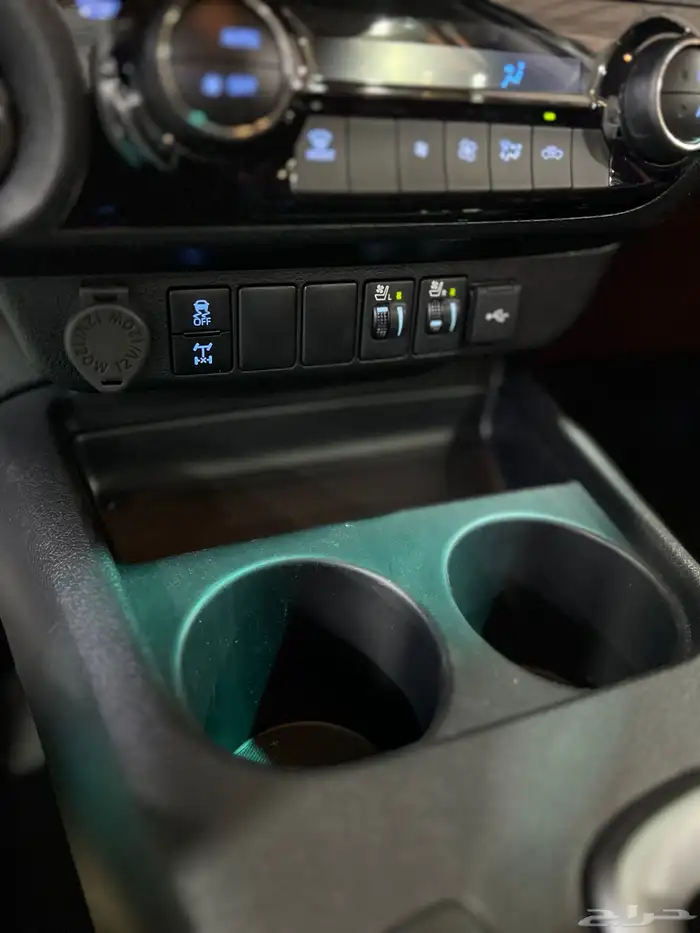 تويوتا   هايلوكس غمارتين دبل بنزين توماتيك2025 جديد 138.000 14