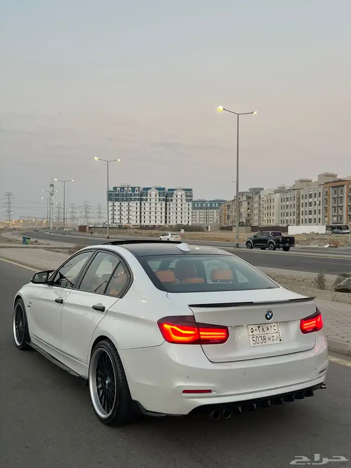 BMW 320i سبورت لاين 3