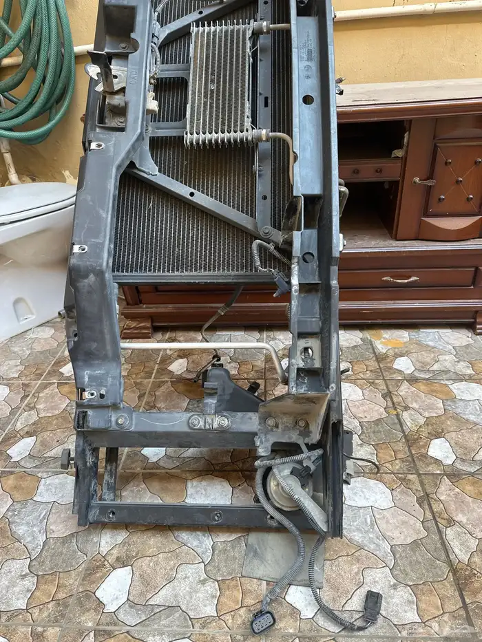 جسر امامي يركب على سوبر يوكن تاهو كل شي اصلي وكالة 5