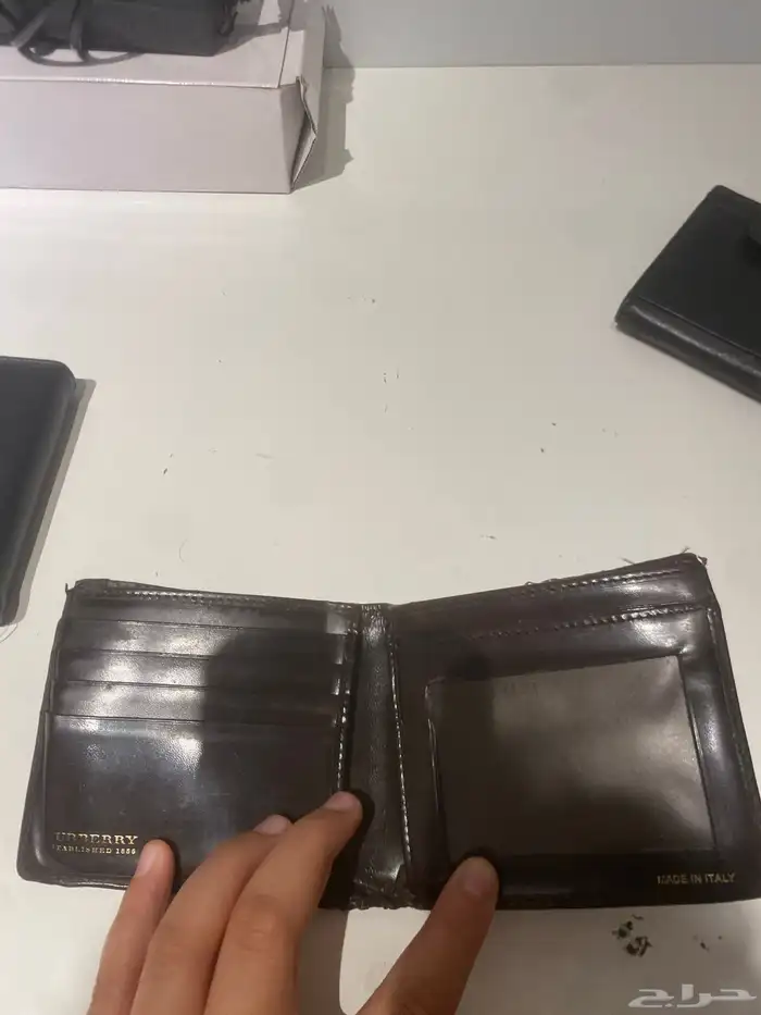 محافظ لي البيع 6