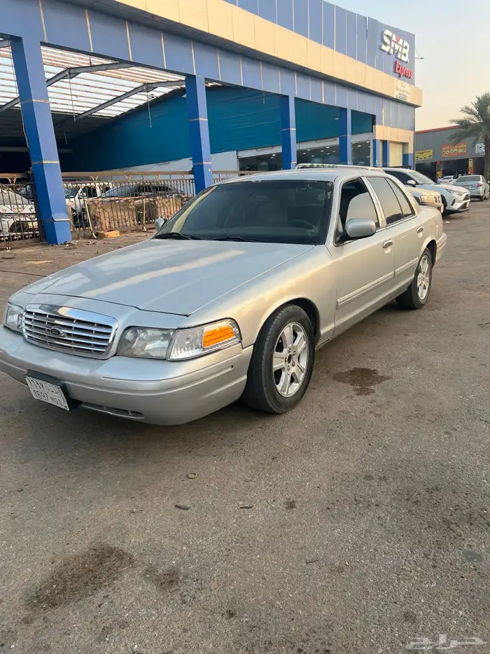 فورد فكتوريا 2011 0