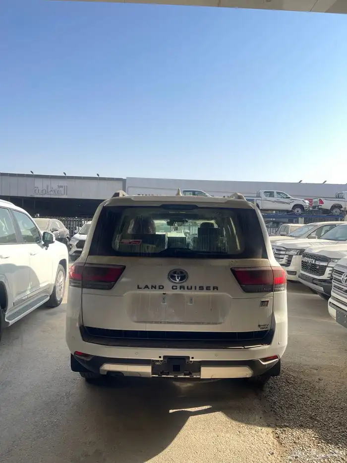 لاندكروزر 2025 HEV S -GR فخامة الGR 3