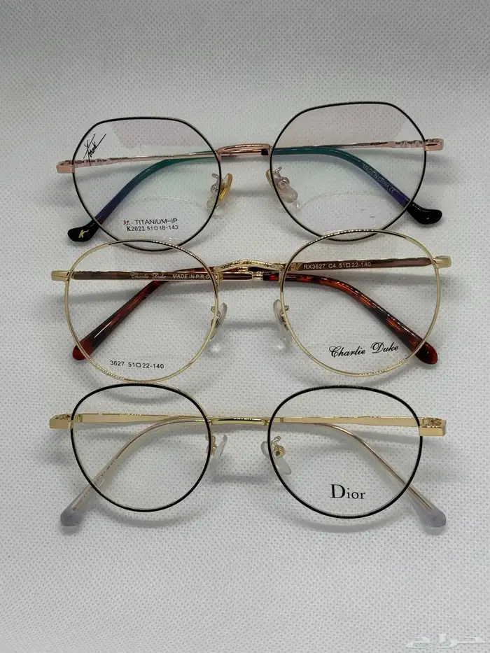 نظارات شمسيه ممتازه نفس المحلات وكذلك يوجد ايطارات طبيه 33