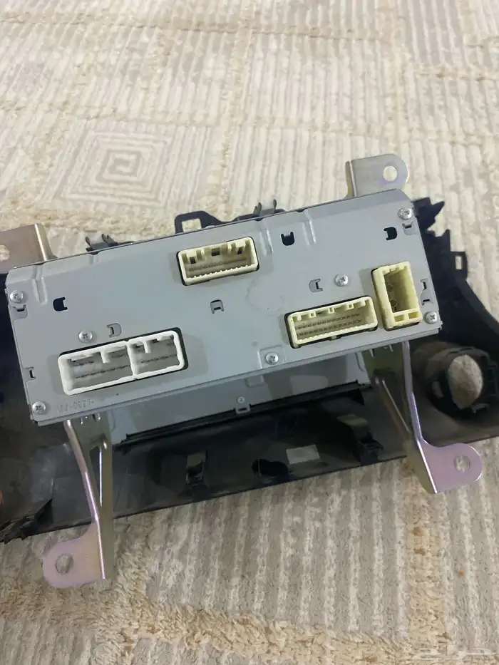 شاشة هايلوكس 2023 2