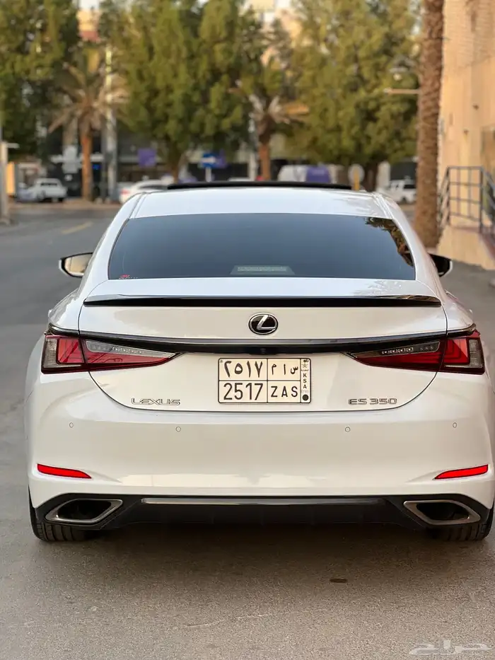 لكزس ES اف سبوارت 2022 3