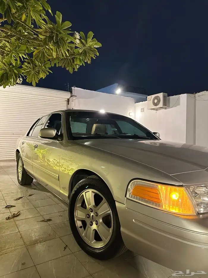 فورد فكتوريا 2011 نظيف جدا 2