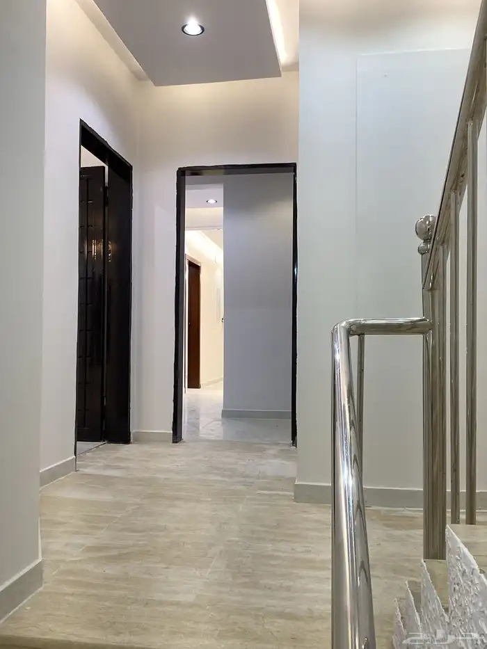 للبيع روف فاخر بتصميم راقي حي هيف أحد رفيدة 3