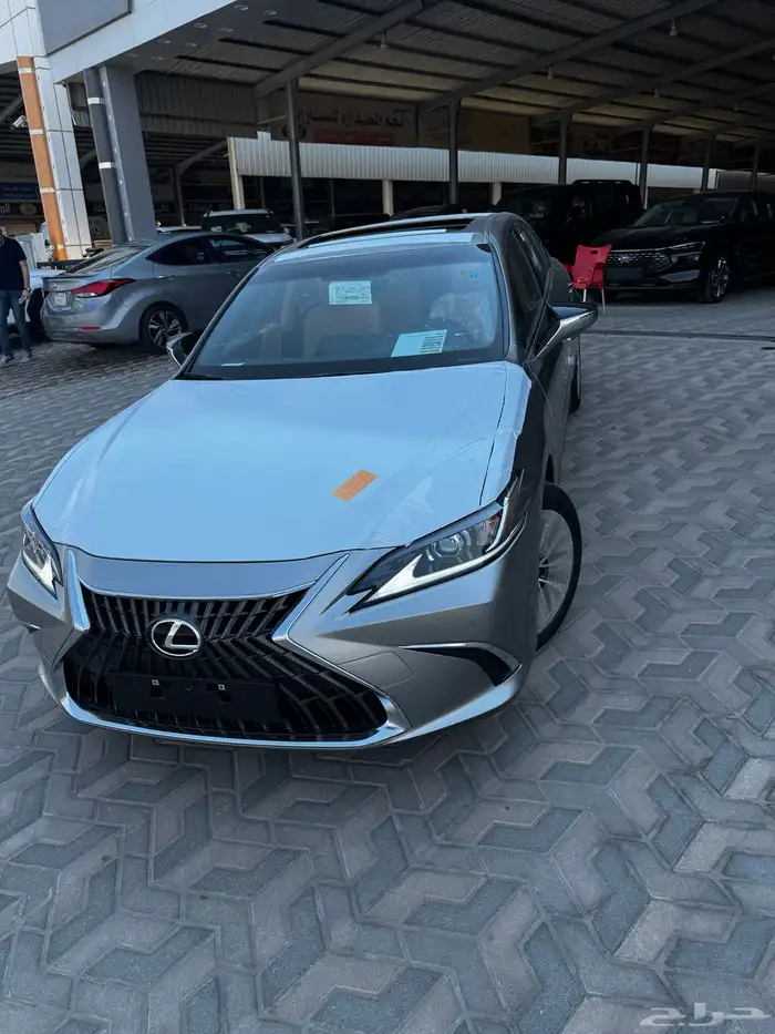 لكزس ES250 موديل 2025 1
