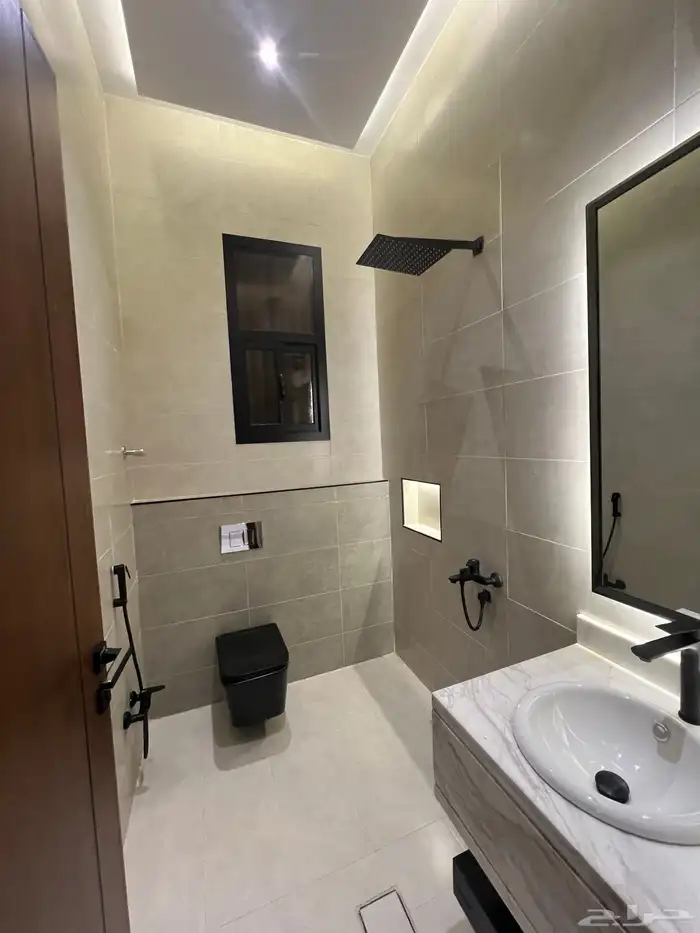 للبيع ارواف ارضية و علوية ابها حي الزهور 17