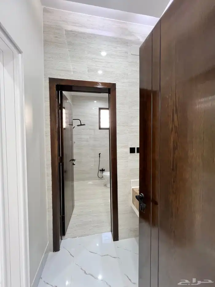 فيلا روف للبيع في ابها المحاله حي الزهور 10