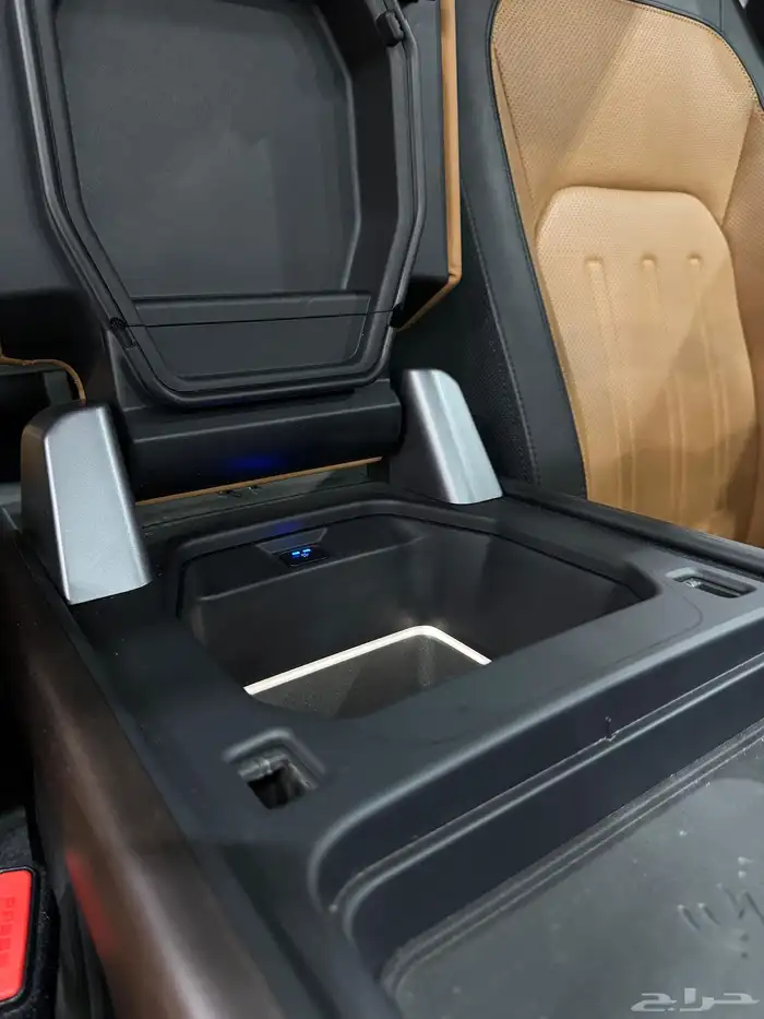 لاندروفر ديفندر X موديل 2024 فل كامل مستعمل . 17