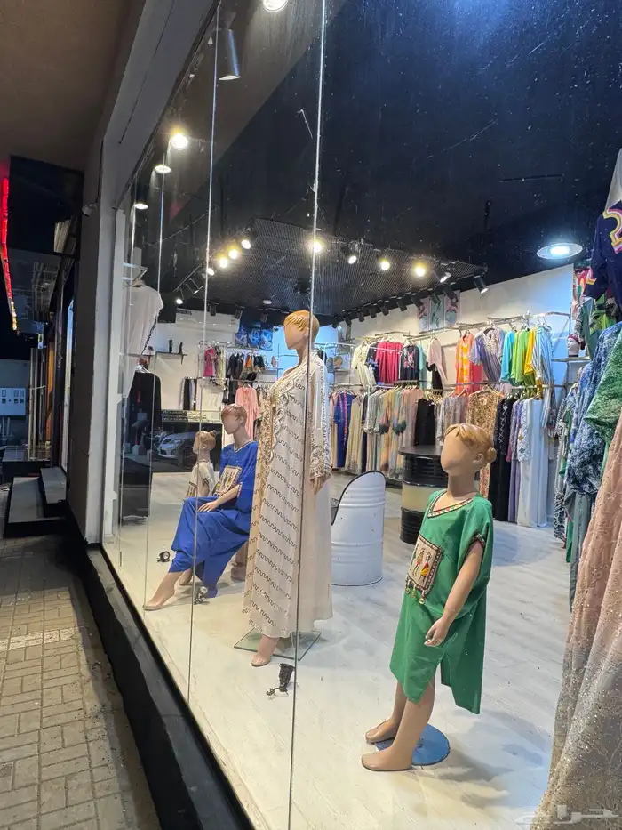 محل ملابس للتقبيل بالسوق الداخلي 3