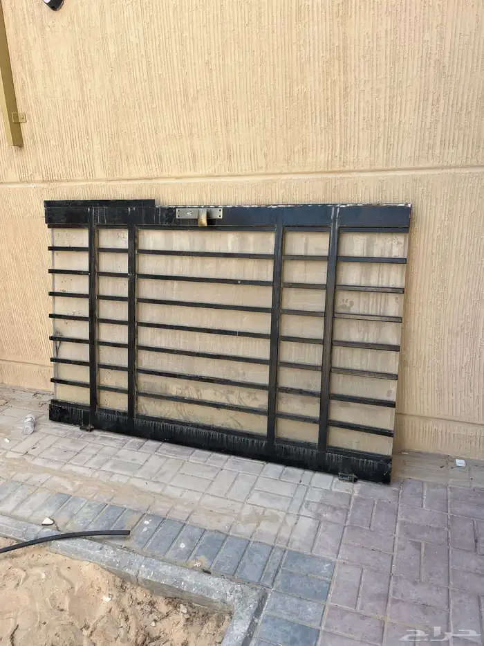 باب حديد ثقيل 1