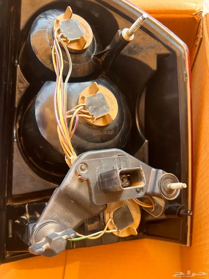 اسطب خلفي كرايسلر 2010 اصلي 5