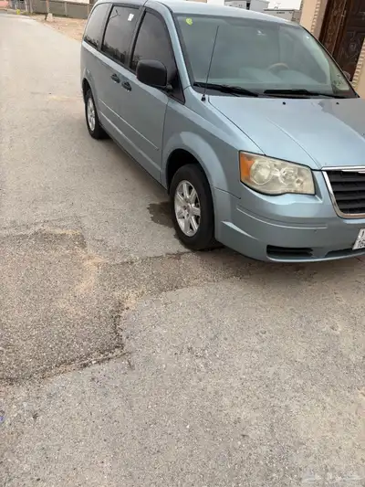 للبيع فان من نوع كر اسيلر مديل 2008 نظيفه ماشييه فوق 260 0