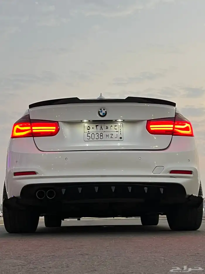 BMW 320i سبورت لاين 9