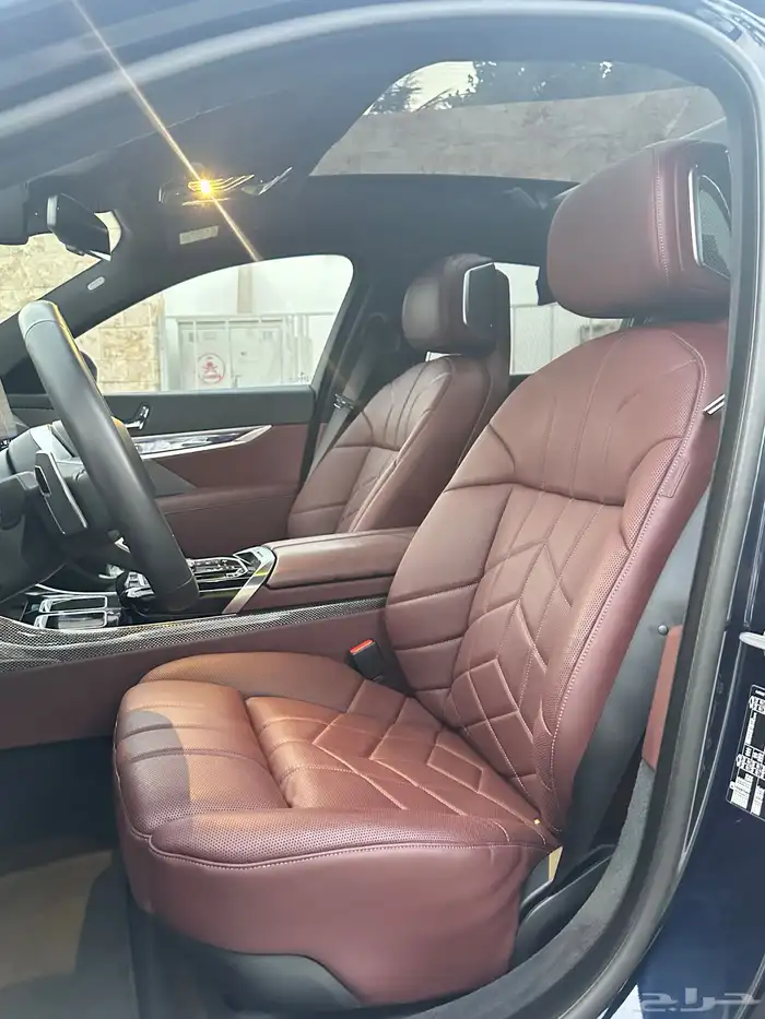 للبيع BMW 740 الناغي 2023 7