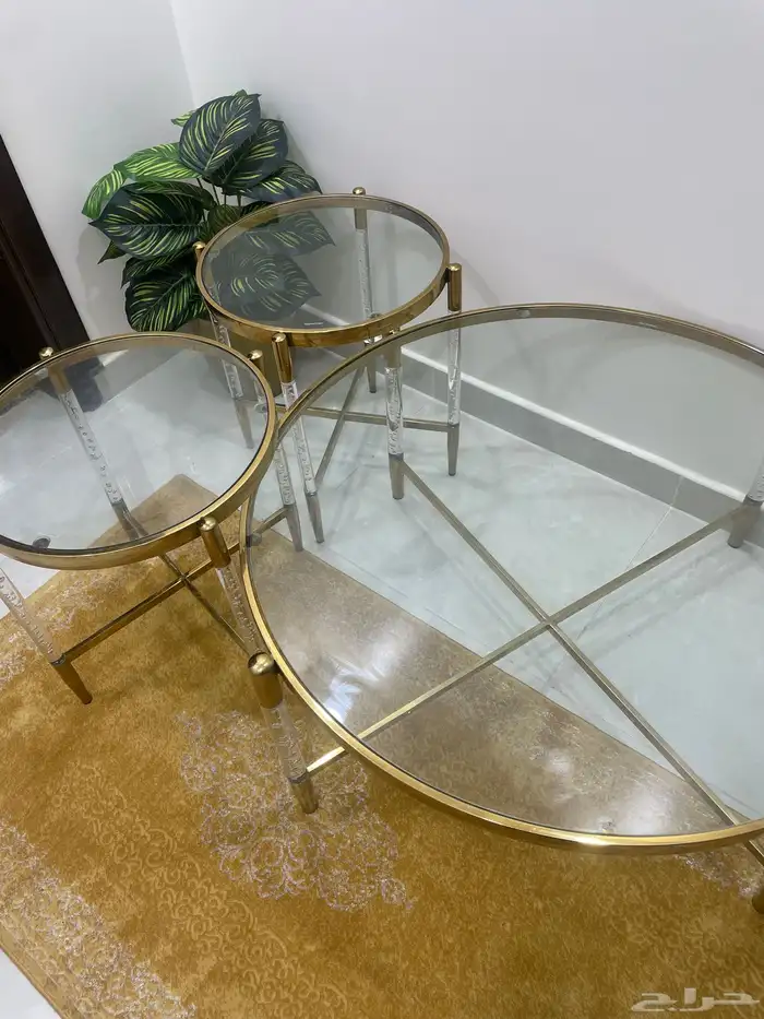 طاولات استخدام نضيف جدددا جديده معها اربع طاولات خدمه 1