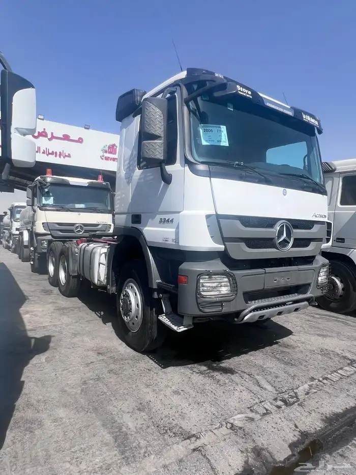 حراج معرض رائد للسيارات كل يوم جمعة 1