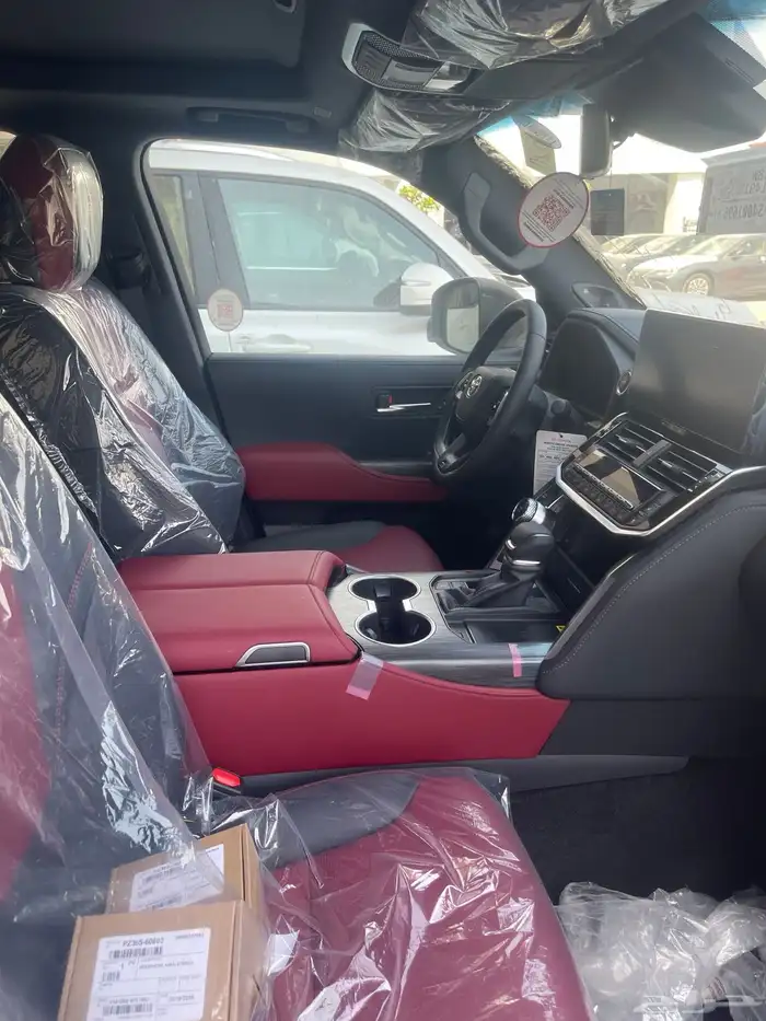 لاندكروزر 2025 HEV S -GR فخامة الGR 8