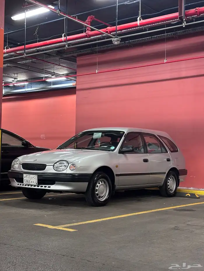 كورولا مخزنه مديل 99ماشية 86 الف 0