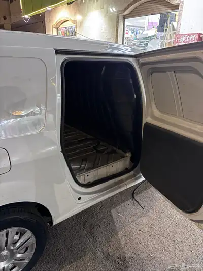 السلام وعليكم يوجد لدينا سياره ماركه رينو فان بضاعة سياره index