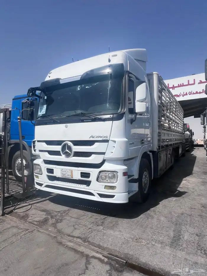 حراج معرض رائد للسيارات كل يوم جمعة 2