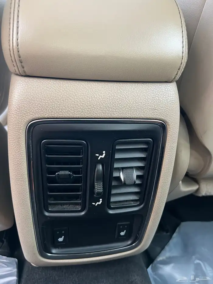 جيب جراند شيروكي ليميتد 2012 ( فابريكا ) ممشي 136 500 كم 28