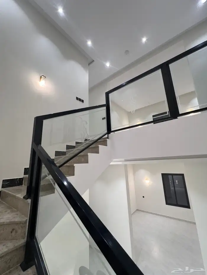 للبيع ارواف ارضية و علوية ابها حي الزهور 10