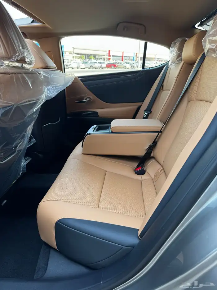 لكزس ES250 موديل 2025 11