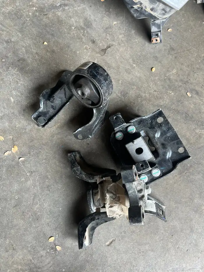 يوجد لدينا جميع قطع الجيلي مستخدم وجديد 3