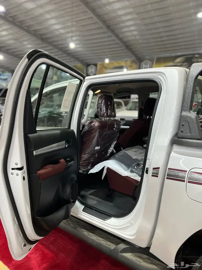 تويوتا   هايلوكس غمارتين دبل بنزين توماتيك2025 جديد 138.000 24