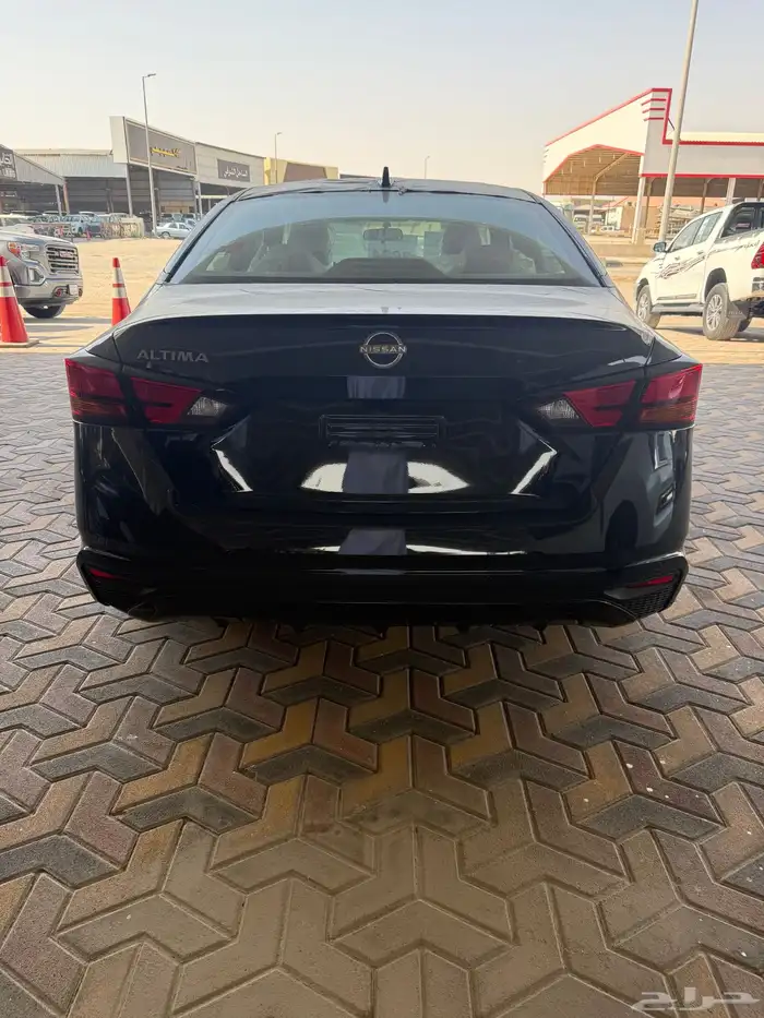 نيسان التيما موديل 2025 4