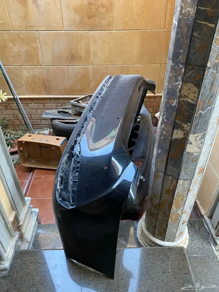 صدام لكزس es 2019 هايبرد و 350 0