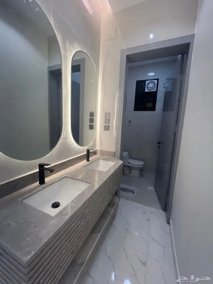 للبيع روف علوي فاخر شمال الخميس مخطط 6 بسعر حصري 7