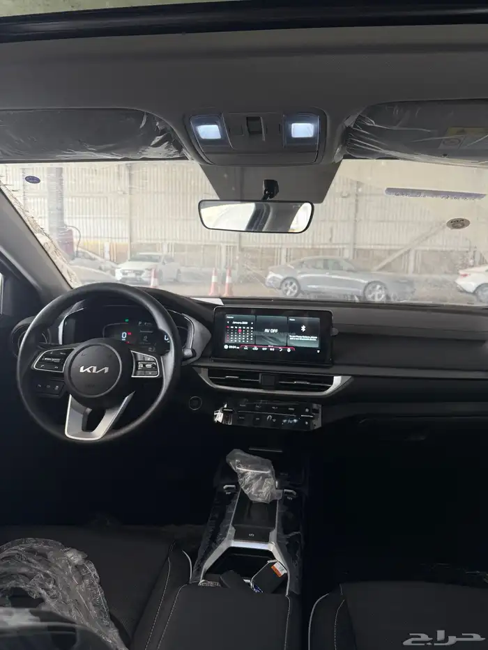 كيا 3 ( 2024 ) بنزين - اصفار 11