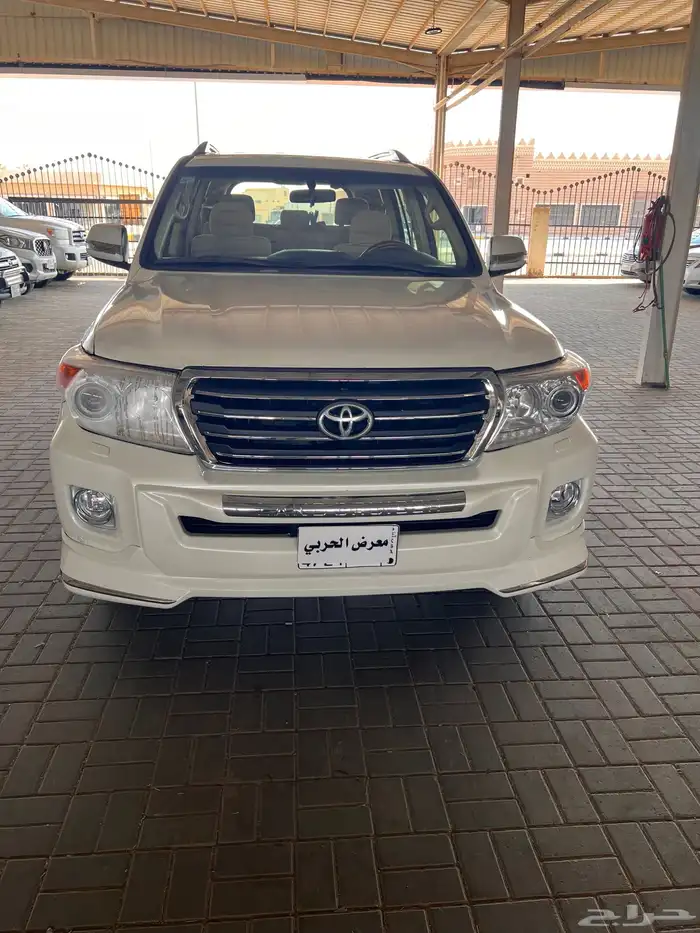 جيب لاندكروزر GXR 2013 5