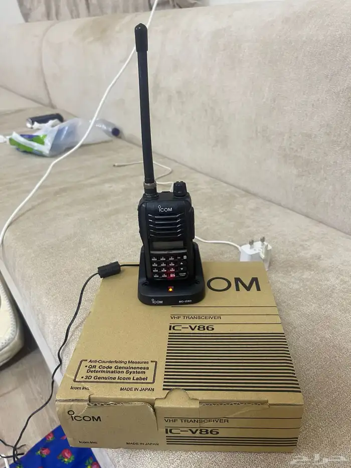 جهاز يدوي ايكوم موديل IC-V86 0